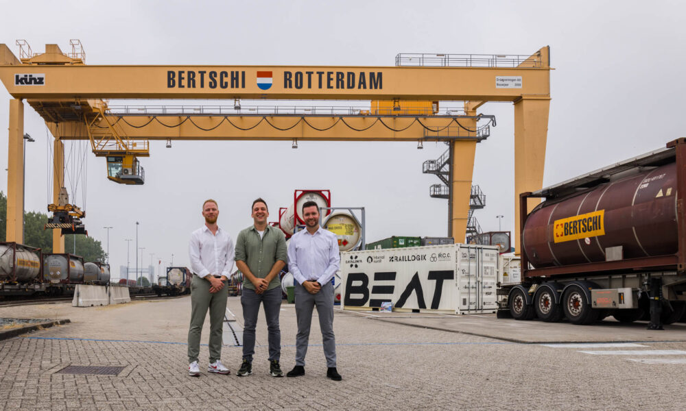 Matthew Harteveld, Kenny en Dave Gerrtisen van Prorail tijdens de Wereldhavendagen Rail Excursie bij de Bertschi Terminal