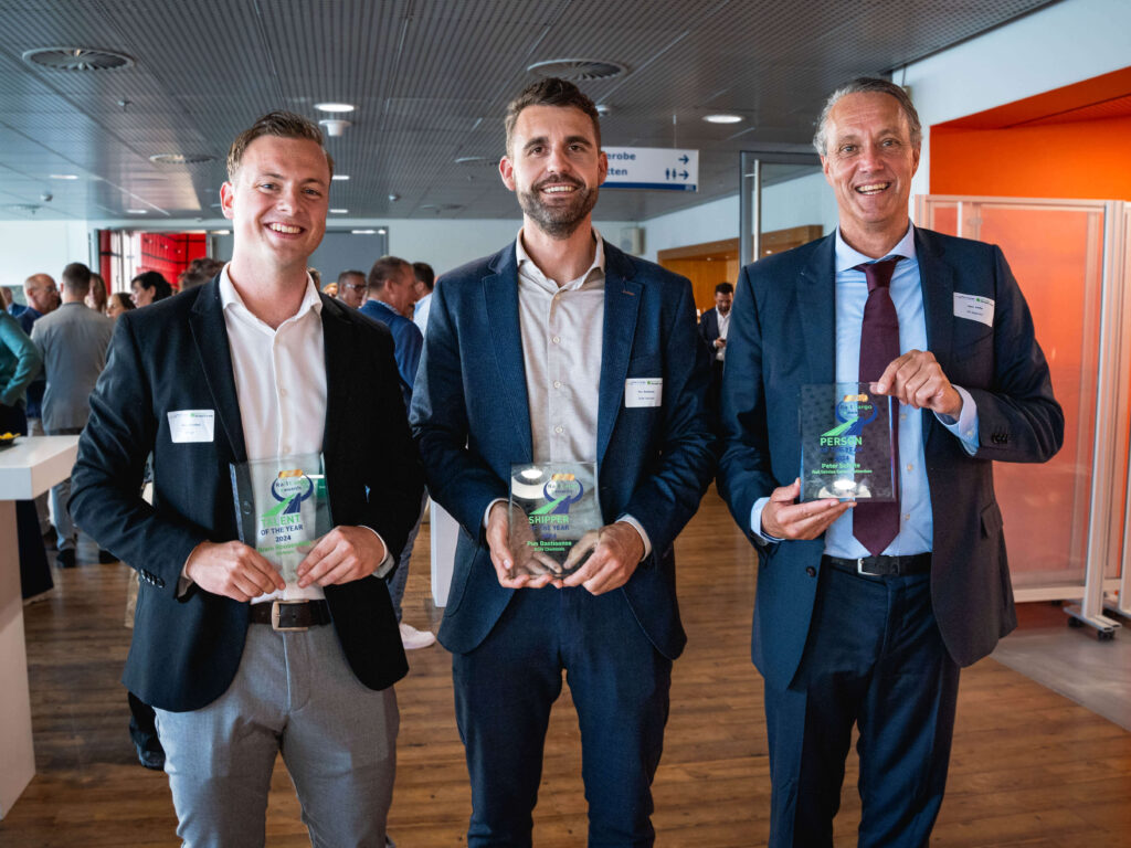 Bram Roosendaal, Pim Bastiaanse en Peter Schilte als winnaars van de Rail Cargo Awards 2024