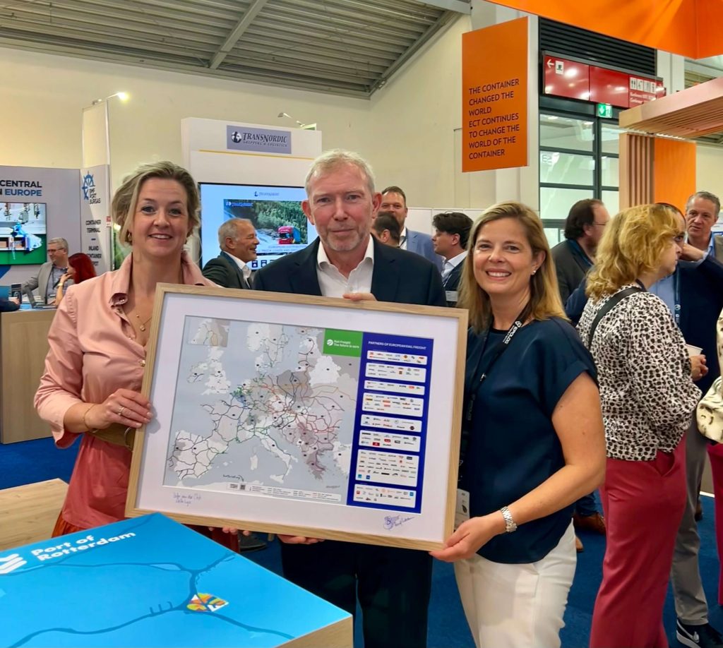 Berte Simons, Victor van der Cheijs en Caroline Koiter van Rail Cargo
