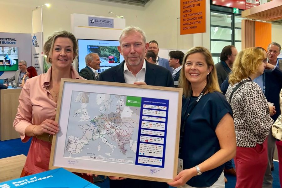 Berte Simons, Victor van der Cheijs en Caroline Koiter van Rail Cargo
