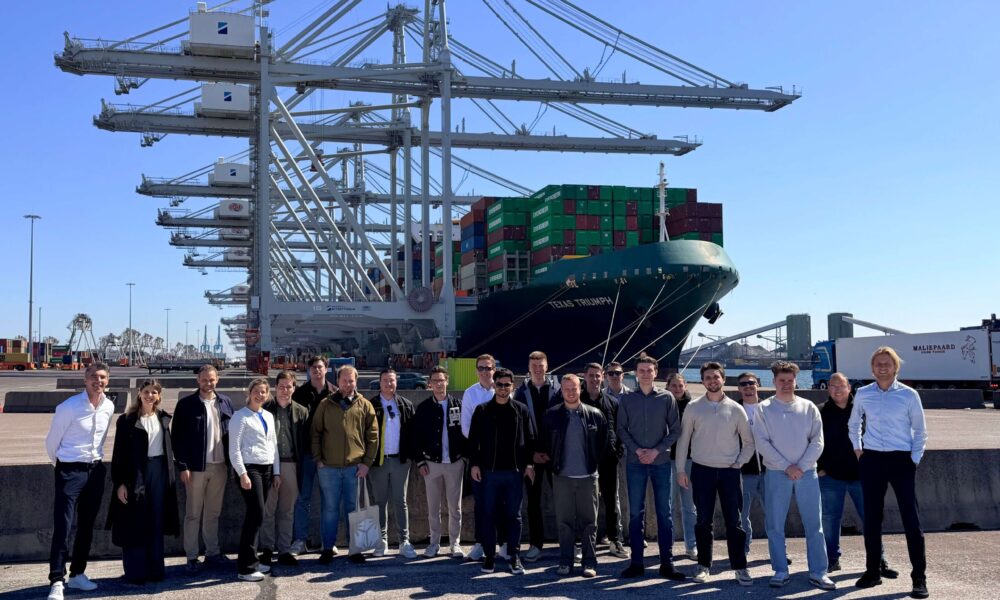 Young professionals bezoek aan de rotterdamse haven