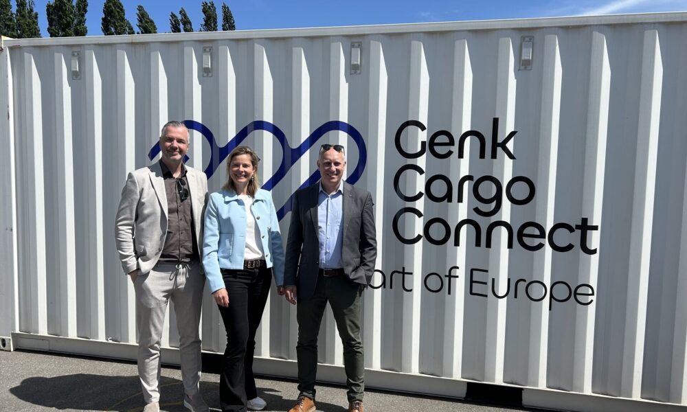 Casper van Hooijen (VTG) en Caroline Koiter bij Genk Rail Terminal