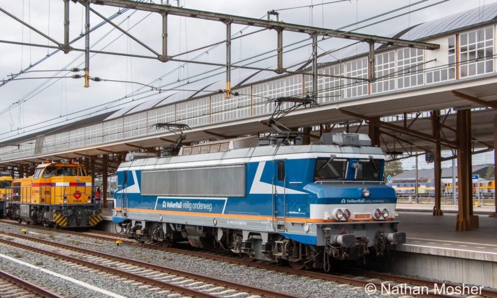VolkerRail locomotiefltijdens de dag van de treinmachinst